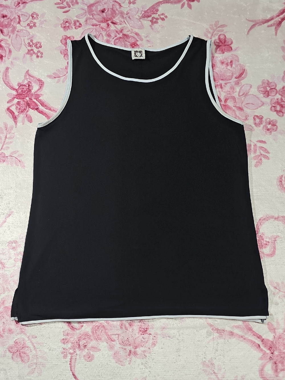 Anne Klein Black‎ Sleeveless Tank Top White Trim Gold Lion Button Back Medium